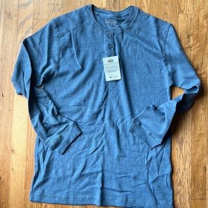 Waffle knit Gander Mountain mens shirt. Size large with tags